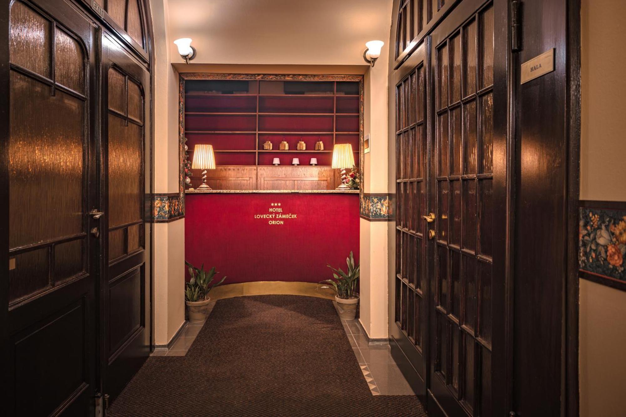 Hotel Lovecky Zamecek Orion リベレツ エクステリア 写真
