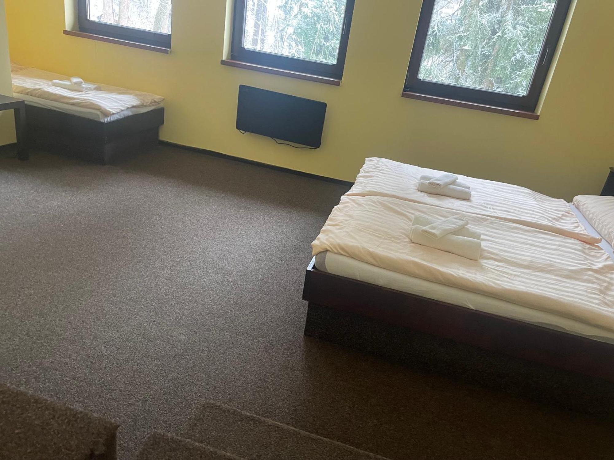 Hotel Lovecky Zamecek Orion リベレツ エクステリア 写真