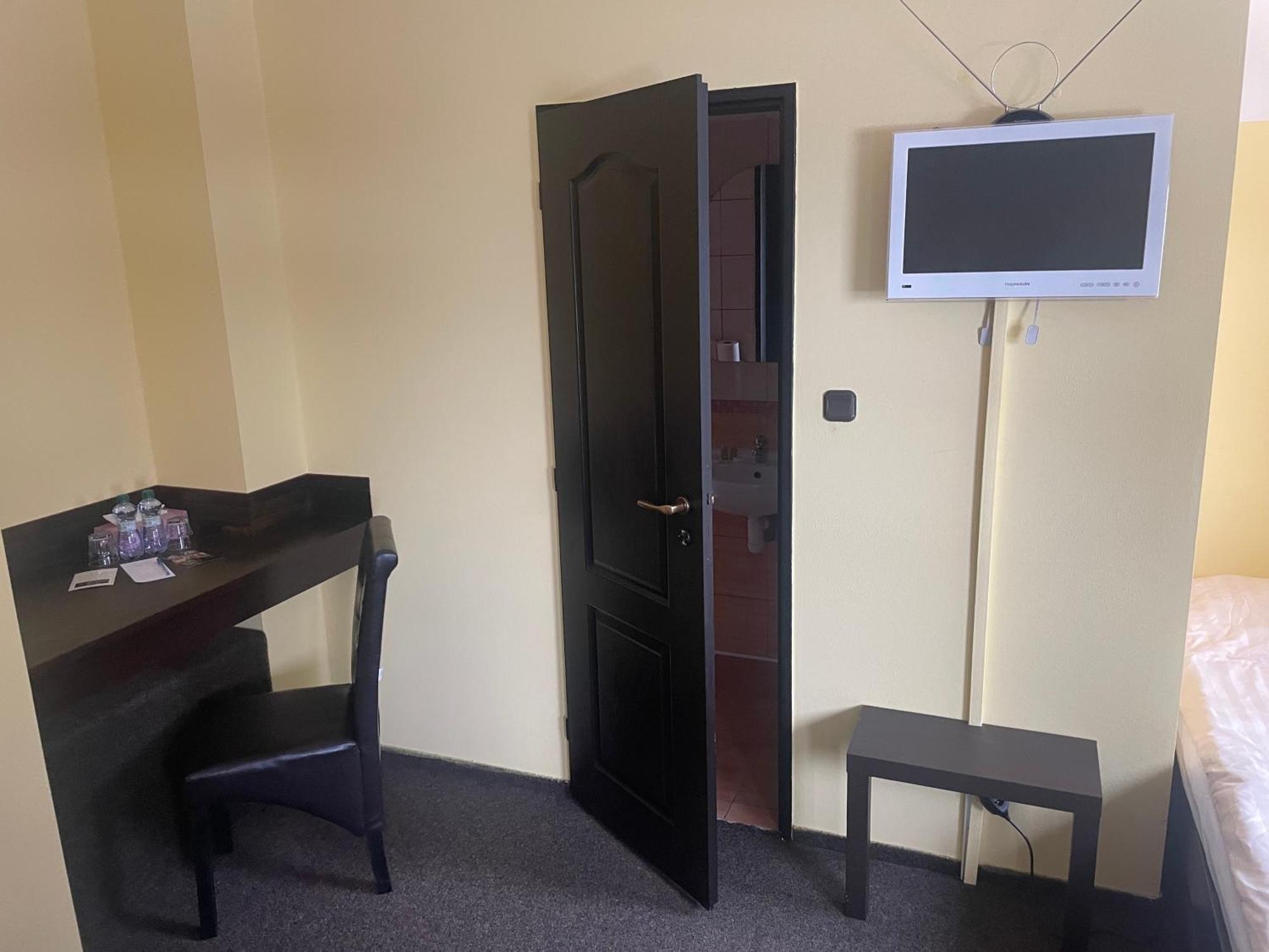 Hotel Lovecky Zamecek Orion リベレツ エクステリア 写真