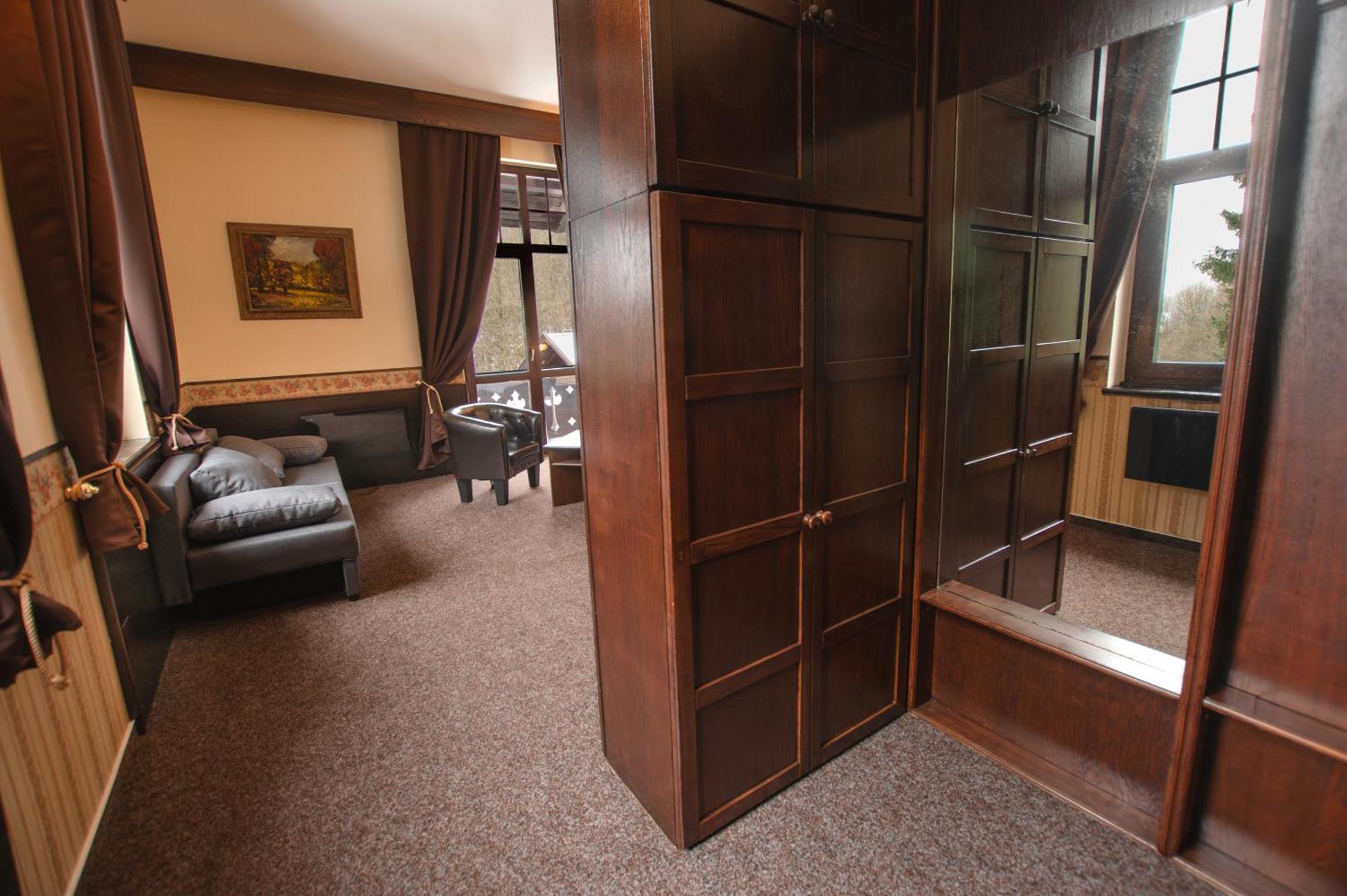 Hotel Lovecky Zamecek Orion リベレツ エクステリア 写真