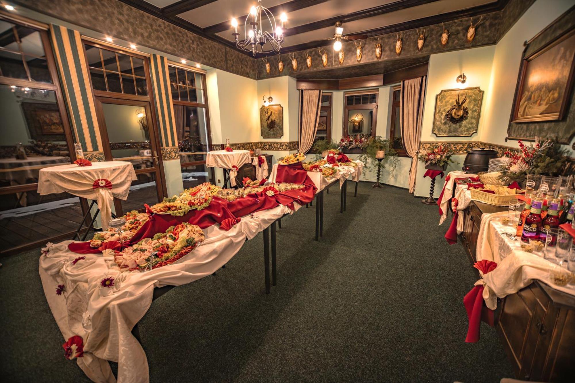 Hotel Lovecky Zamecek Orion リベレツ エクステリア 写真