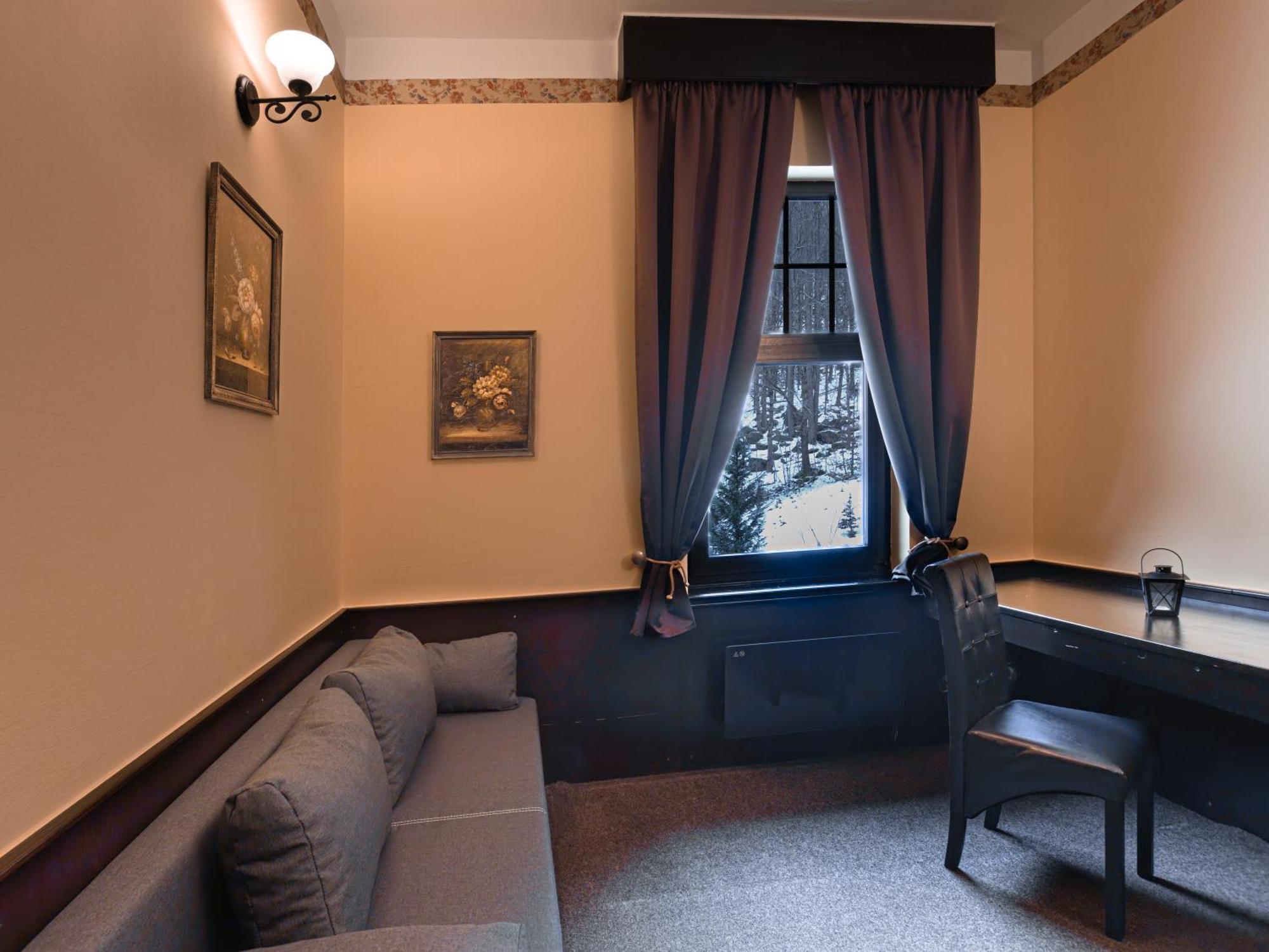 Hotel Lovecky Zamecek Orion リベレツ エクステリア 写真